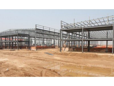 公司在建廠房施工現場